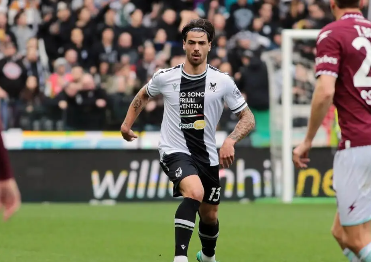 托万接近加盟朗斯，乌迪内斯收获 800 万欧元转会费​